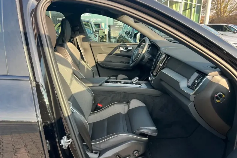 Volvo XC60 din 2025 cu 23.233 km - oferta VOL188187 - foto 23