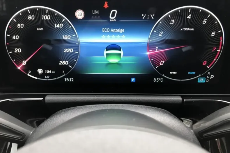 Mercedes-Benz GLA 180 (Clasa GLA) din 2025 cu 9.979 km - oferta MER188189 - foto 9