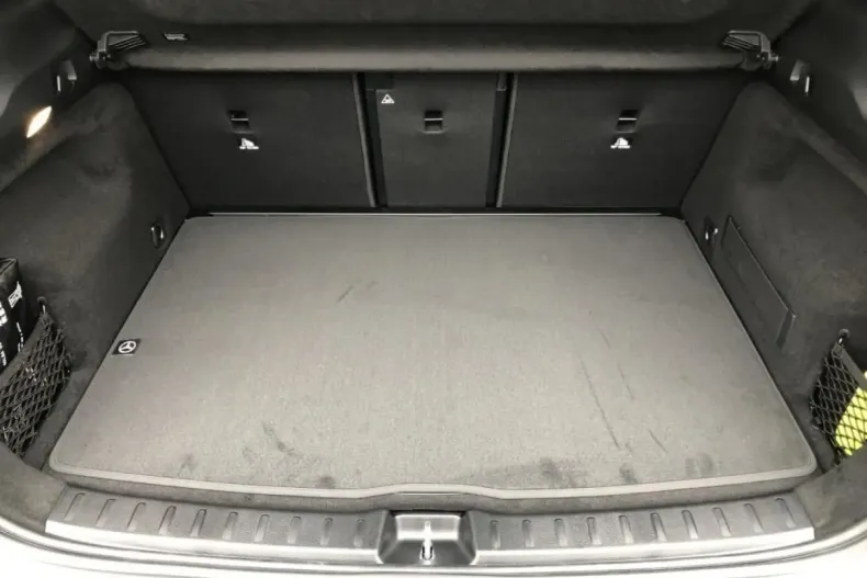 Mercedes-Benz GLA 180 (Clasa GLA) din 2025 cu 9.979 km - oferta MER188189 - foto 12