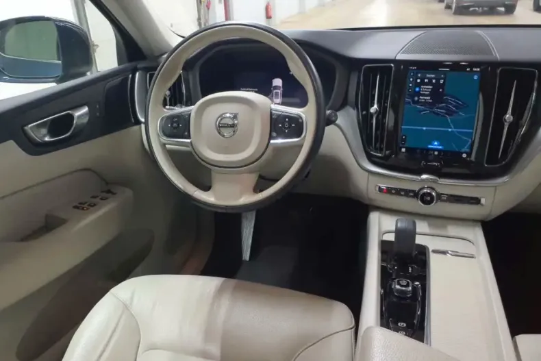 Volvo XC60 din 2022 cu 97.058 km - oferta VOL188194 - foto 3