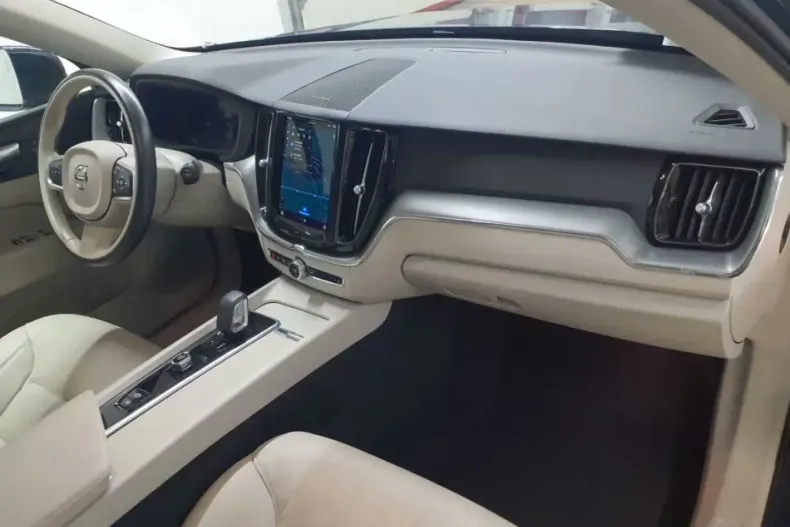 Volvo XC60 din 2022 cu 97.058 km - oferta VOL188194 - foto 5