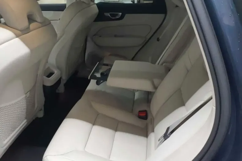 Volvo XC60 din 2022 cu 97.058 km - oferta VOL188194 - foto 8