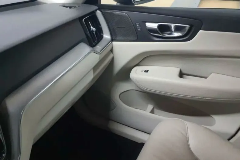 Volvo XC60 din 2022 cu 97.058 km - oferta VOL188194 - foto 16