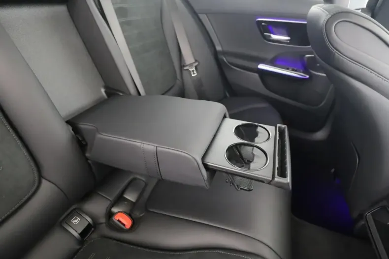 Mercedes-Benz C 300 (Clasa C) din 2025 cu 10.400 km - oferta MER188196 - foto 17