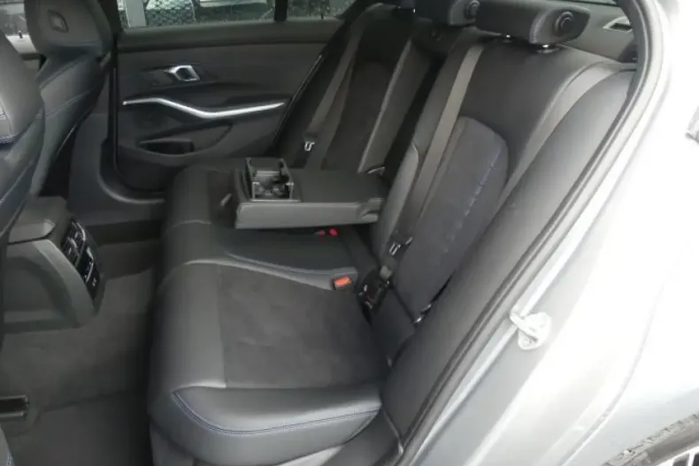 BMW 320 (Seria 3) din 2024 cu 24.780 km - oferta BMW188198 - foto 7