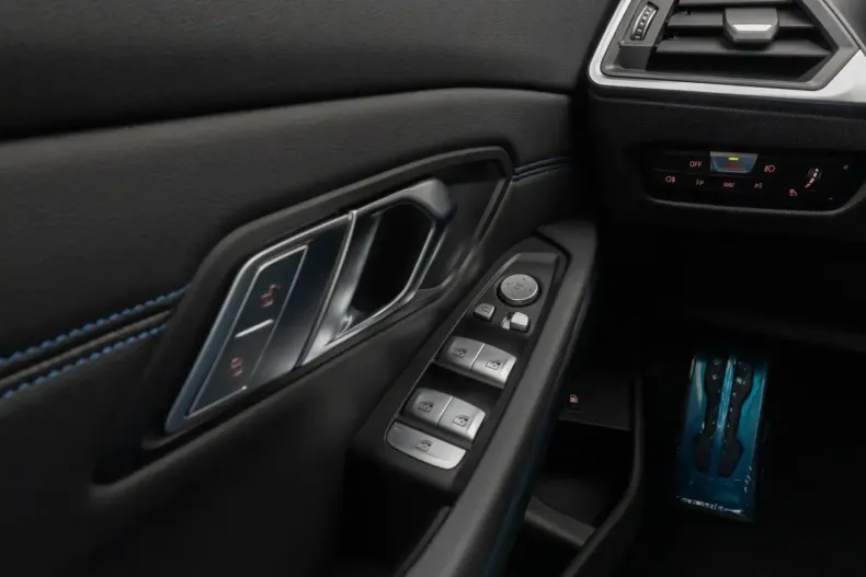 BMW 330 (Seria 3) din 2022 cu 31.711 km - oferta BMW188200 - foto 32