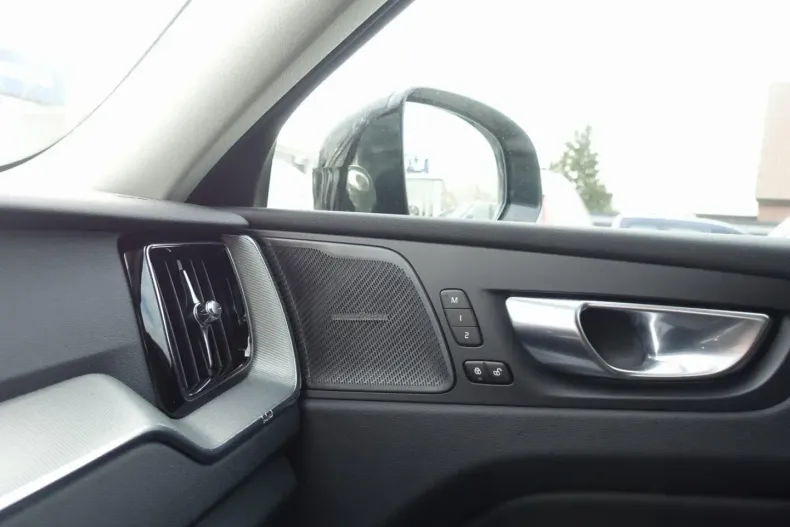 Volvo XC60 din 2025 cu 26.807 km - oferta VOL188205 - foto 12