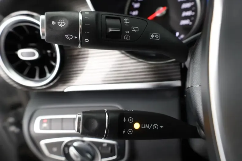 Mercedes-Benz V 220 (Clasa V) din 2022 cu 60.000 km - oferta MER188207 - foto 9