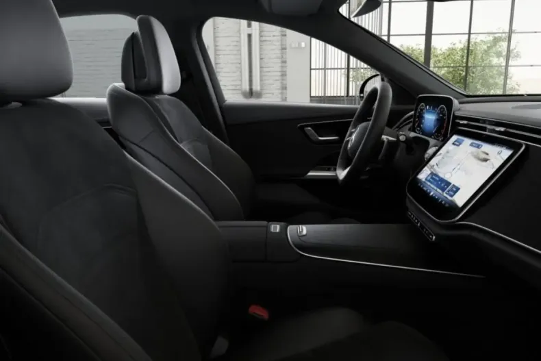 Mercedes-Benz E 200 (Clasa E) din 2024 cu 11.748 km - oferta MER188215 - foto 6