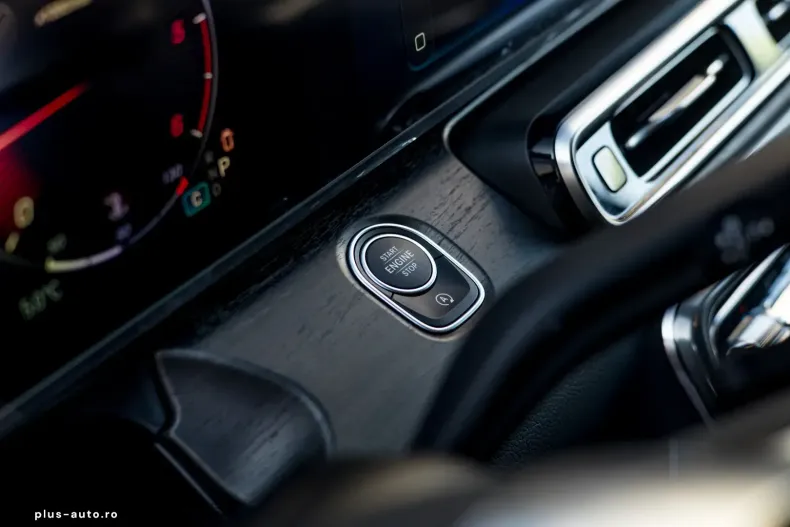 Mercedes-Benz V 300 (Clasa V) din 2025 cu 22.000 km - oferta MER188225 - foto 16