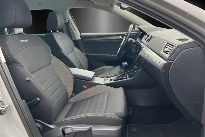 Skoda Superb din 2022 cu 59.900 km - oferta SKO188249 - foto 6