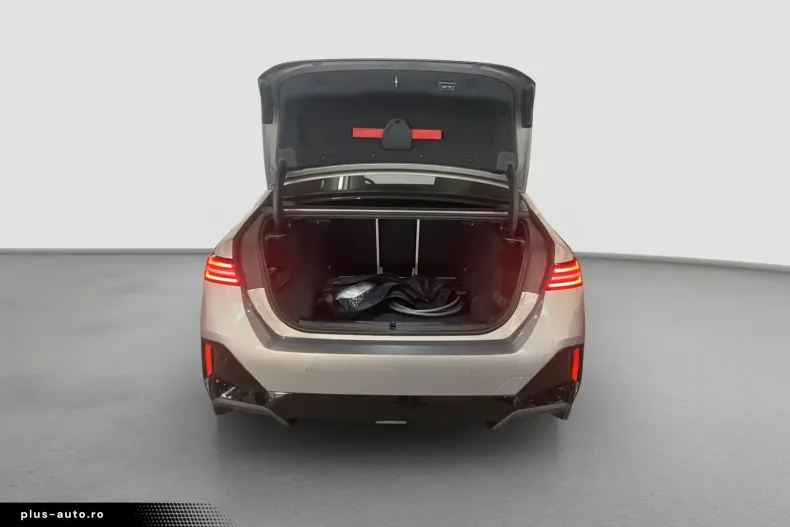 BMW 550 (Seria 5) din 2025 cu 23.639 km - oferta BMW188250 - foto 9