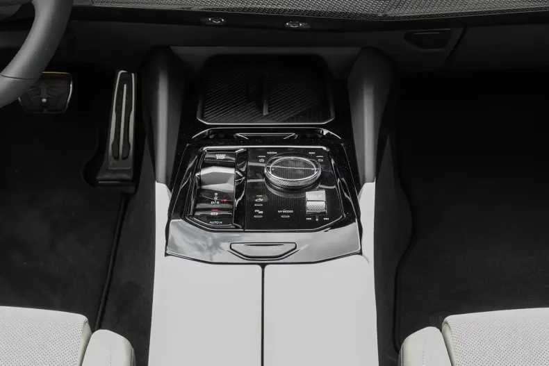 BMW 520 (Seria 5) din 2025 cu 5.900 km - oferta BMW188253 - foto 5