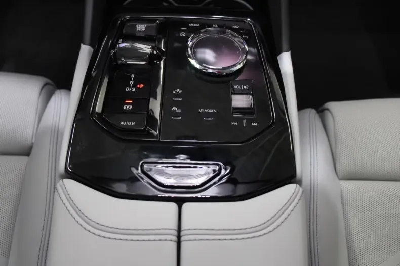 BMW 520 (Seria 5) din 2024 cu 22.300 km - oferta BMW188263 - foto 9