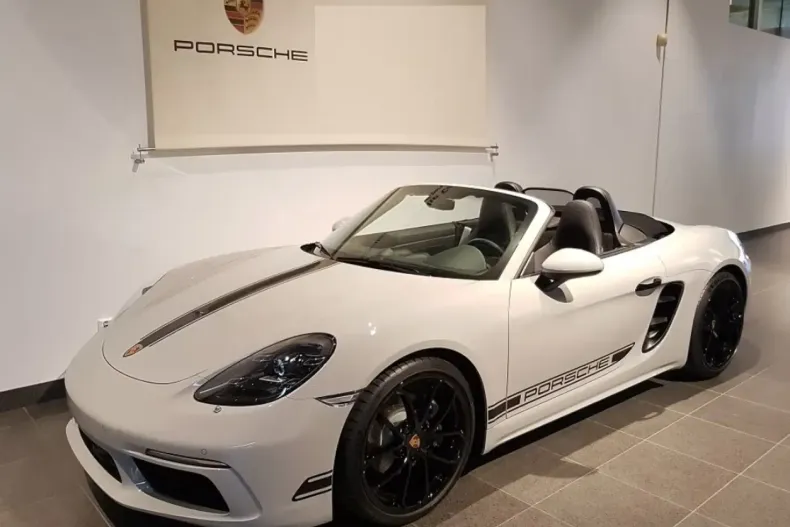 Porsche Boxster din 2024 cu 6.000 km - oferta POR188264 - foto 1