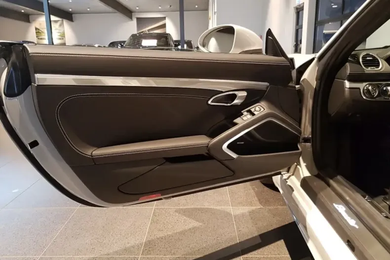 Porsche Boxster din 2024 cu 6.000 km - oferta POR188264 - foto 7