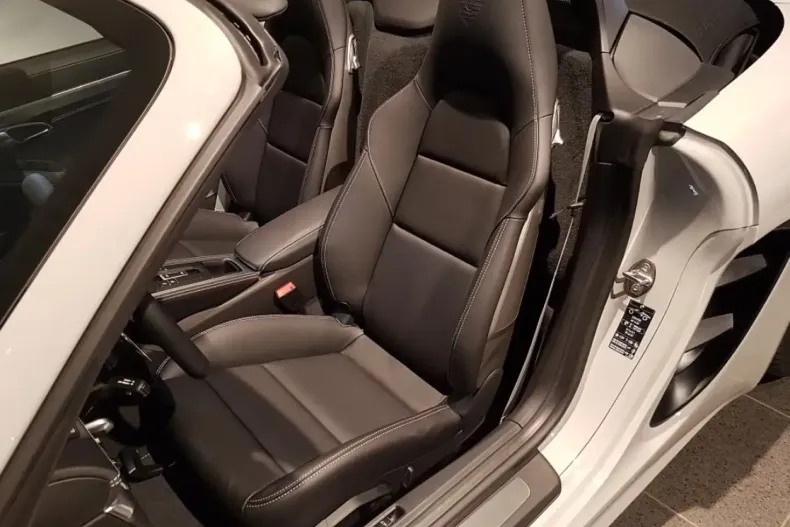 Porsche Boxster din 2024 cu 6.000 km - oferta POR188264 - foto 8