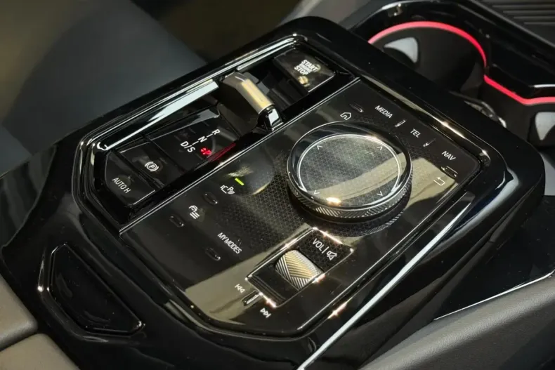 BMW 550 (Seria 5) din 2025 cu 23.700 km - oferta BMW188265 - foto 12