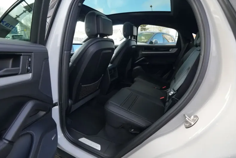 Porsche Cayenne din 2024 cu 19.000 km - oferta POR188294 - foto 40