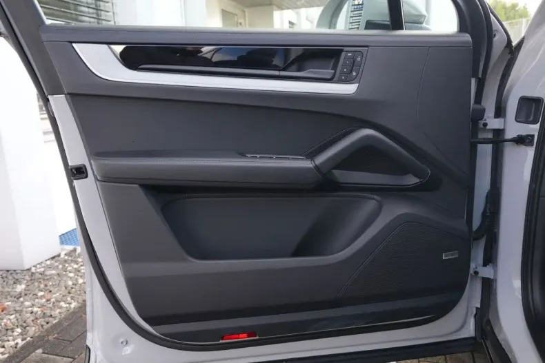 Porsche Cayenne din 2024 cu 19.000 km - oferta POR188294 - foto 45