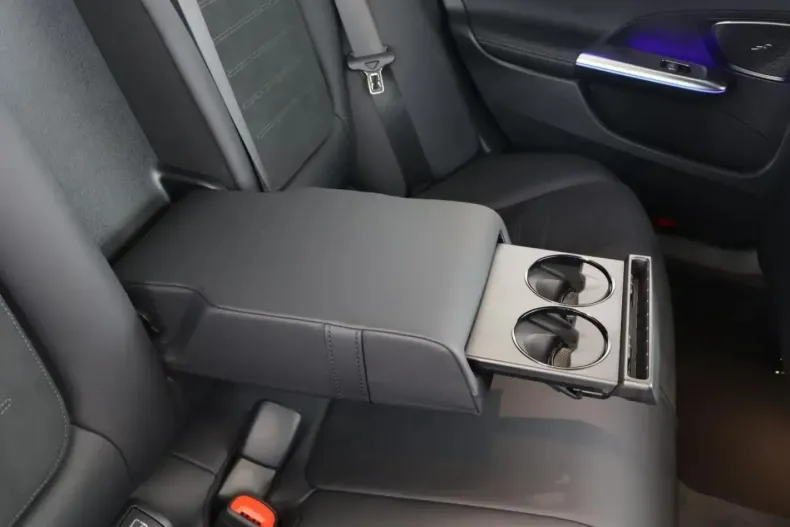 Mercedes-Benz C 220 (Clasa C) din 2025 cu 10.800 km - oferta MER188307 - foto 17