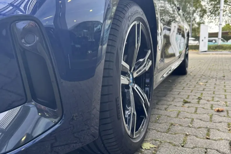 BMW 330 (Seria 3) din 2024 cu 23.175 km - oferta BMW188308 - foto 10