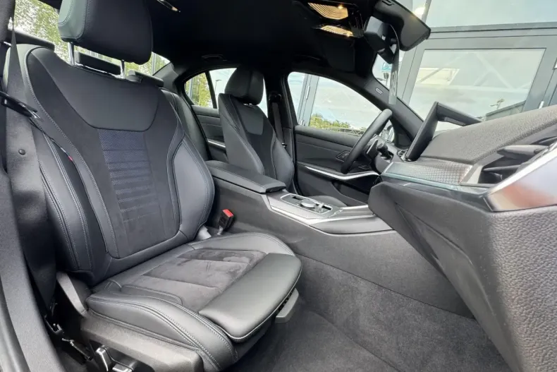 BMW 330 (Seria 3) din 2024 cu 23.175 km - oferta BMW188308 - foto 17