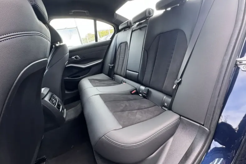 BMW 330 (Seria 3) din 2024 cu 23.175 km - oferta BMW188308 - foto 25