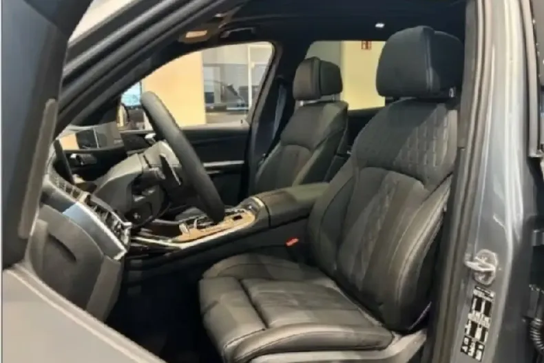 BMW X7 (Seria X) din 2026 cu 18.000 km - oferta BMW188309 - foto 7