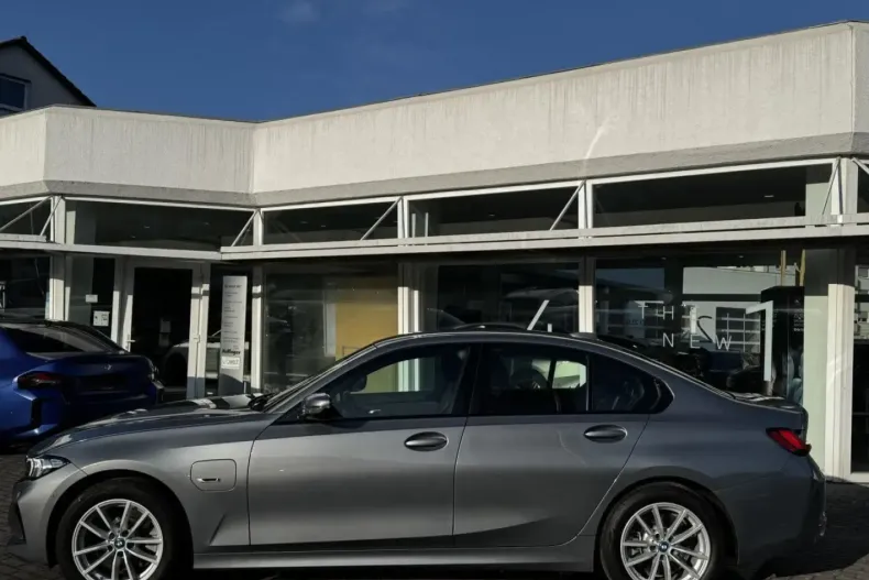 BMW 330 (Seria 3) din 2023 cu 51.325 km - oferta BMW188311 - foto 3