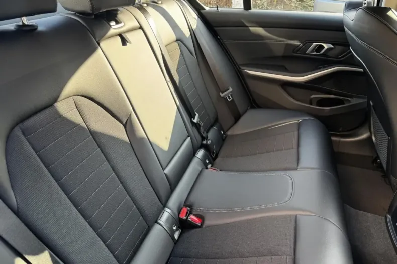 BMW 330 (Seria 3) din 2023 cu 51.325 km - oferta BMW188311 - foto 9