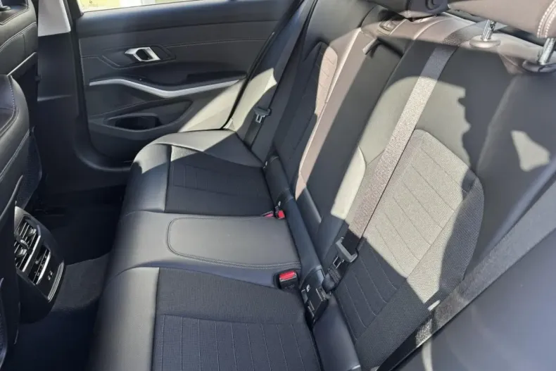 BMW 330 (Seria 3) din 2023 cu 51.325 km - oferta BMW188311 - foto 10