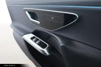 Mercedes-Benz E 300 (Clasa E) din 2025 cu 15.900 km - oferta MER188314 - foto 9