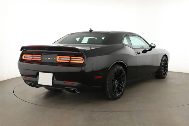 Dodge Challenger din 2023 cu 17.860 km - oferta DOD188315 - foto 4