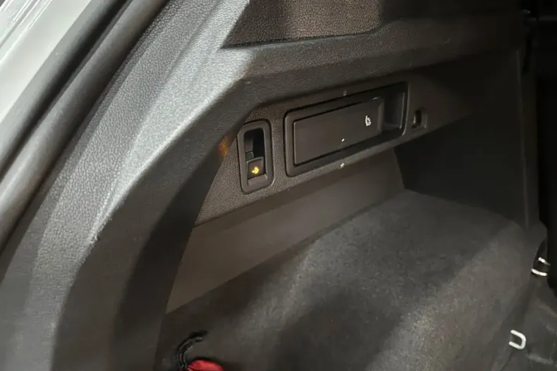 Volkswagen Tiguan din 2021 cu 78.000 km - oferta VOL188318 - foto 31