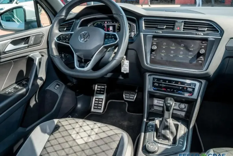 Volkswagen Tiguan din 2021 cu 75.496 km - oferta VOL188319 - foto 4