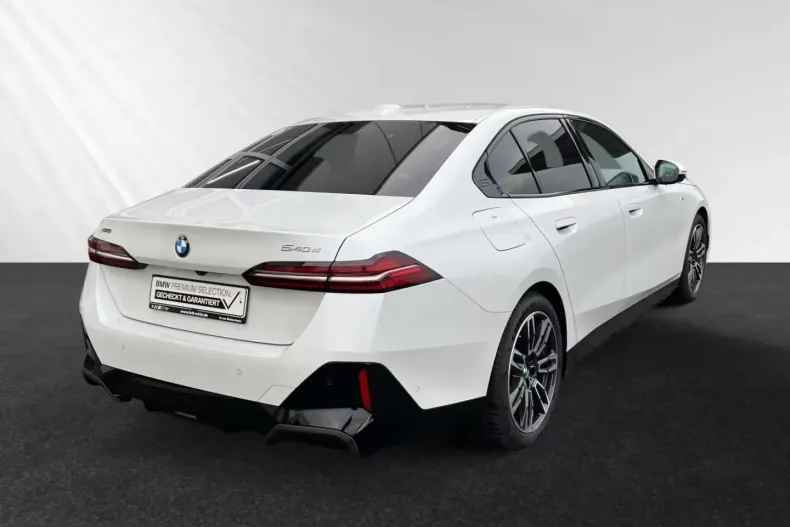 BMW 540 (Seria 5) din 2025 cu 15.498 km - oferta BMW188328 - foto 4