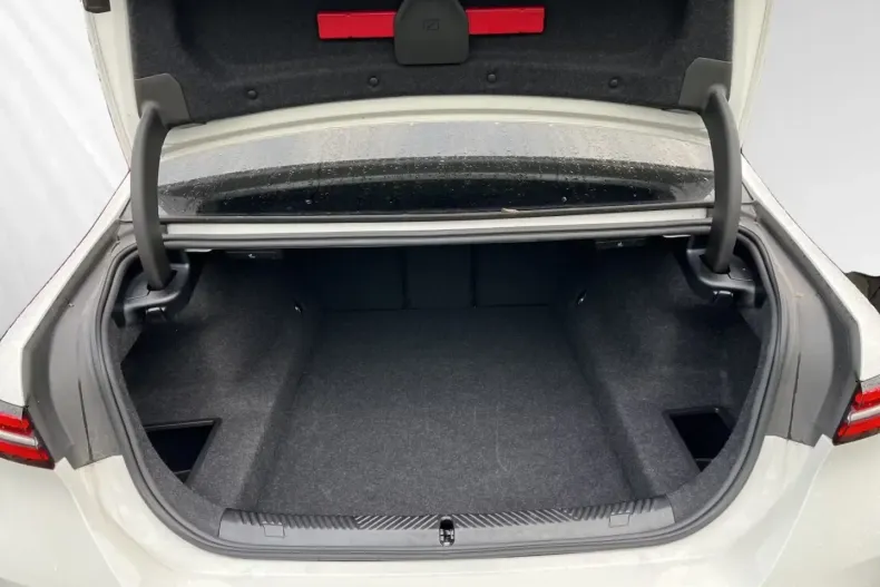 BMW 540 (Seria 5) din 2025 cu 15.498 km - oferta BMW188328 - foto 6