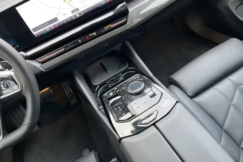 BMW 540 (Seria 5) din 2025 cu 15.498 km - oferta BMW188328 - foto 11