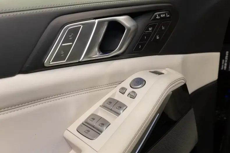 BMW X7 (Seria X) din 2022 cu 40.259 km - oferta BMW188330 - foto 12