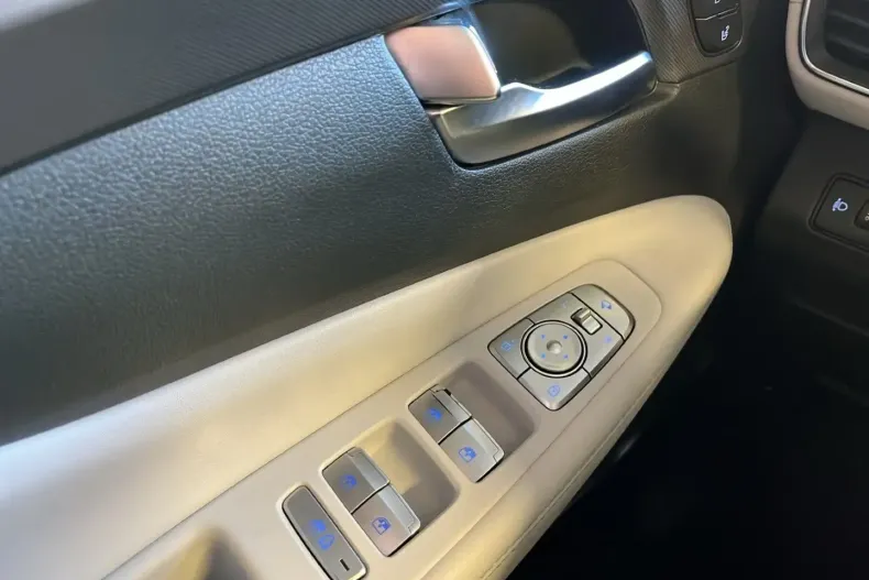 Hyundai SANTA FE din 2021 cu 83.645 km - oferta HYU188333 - foto 13