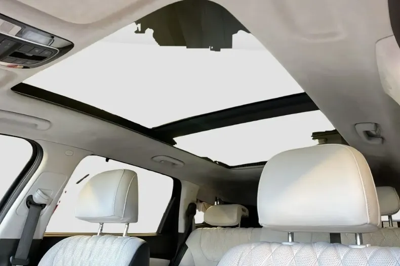 Hyundai SANTA FE din 2021 cu 83.645 km - oferta HYU188333 - foto 24