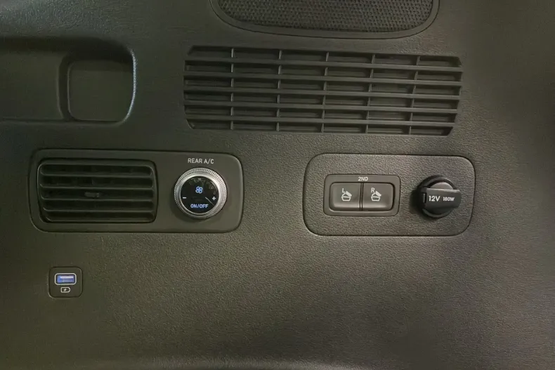 Hyundai SANTA FE din 2021 cu 83.645 km - oferta HYU188333 - foto 31