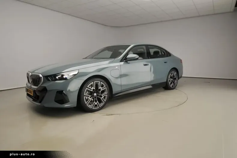 BMW 530 (Seria 5) din 2025 cu 30.000 km - oferta BMW188342 - foto 1