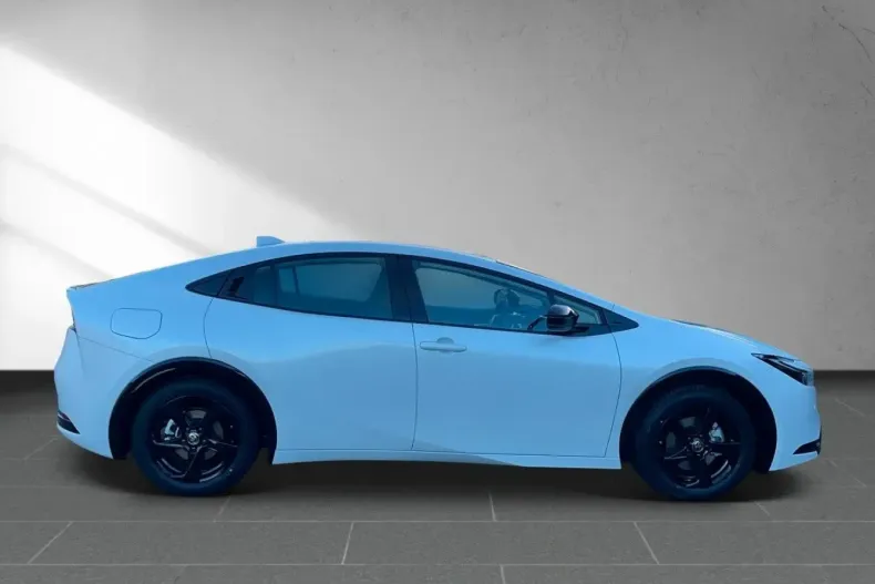 Toyota Prius din 2023 cu 9.600 km - oferta TOY188343 - foto 15