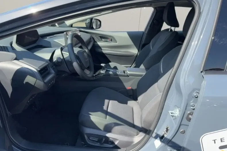 Toyota Prius din 2023 cu 9.935 km - oferta TOY188346 - foto 9