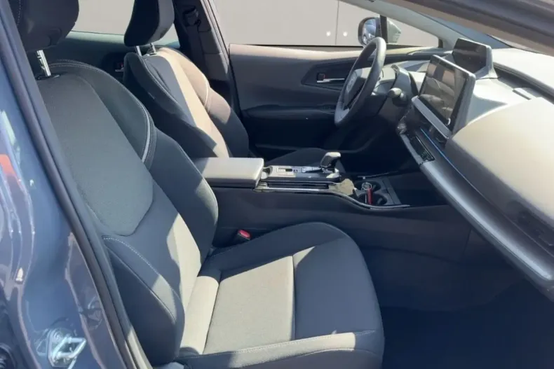 Toyota Prius din 2023 cu 9.935 km - oferta TOY188346 - foto 15