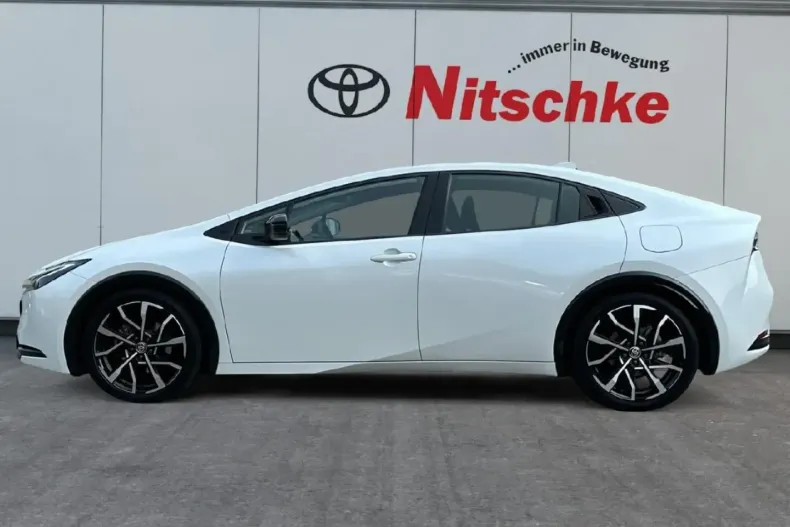 Toyota Prius din 2023 cu 39.990 km - oferta TOY188347 - foto 2