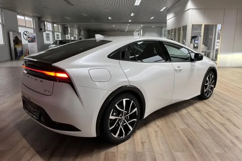 Toyota Prius din 2023 cu 45.000 km - oferta TOY188352 - foto 11