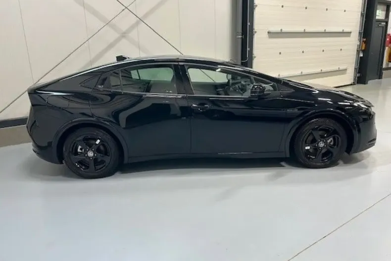 Toyota Prius din 2023 cu 31.500 km - oferta TOY188353 - foto 2